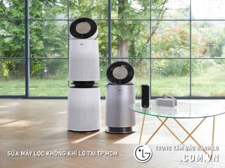 Kỹ thuật viên vệ sinh cảm biến bụi PM1.0 máy lọc LG PuriCare