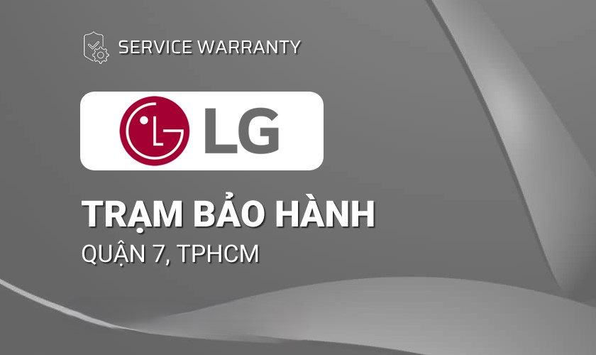 Chuyên gia LG thao tác bảo dưỡng hệ thống Tháp giặt sấy WashTower tại Quận 7