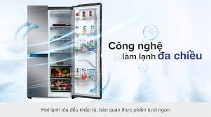 Kỹ thuật viên kiểm tra hệ thống làm lạnh tủ lạnh LG