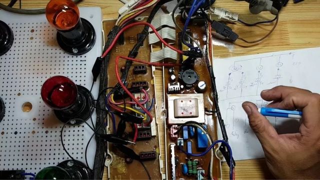 Đo đạc kiểm tra xung điện IC bo mạch máy giặt LG lồng ngang